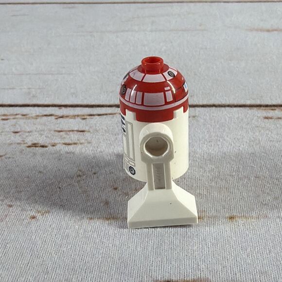 LEGO Star Wars R3-T2 Minifigure – sw0895 – Astromech Droid – Set 75198 - Picture 2 of 4